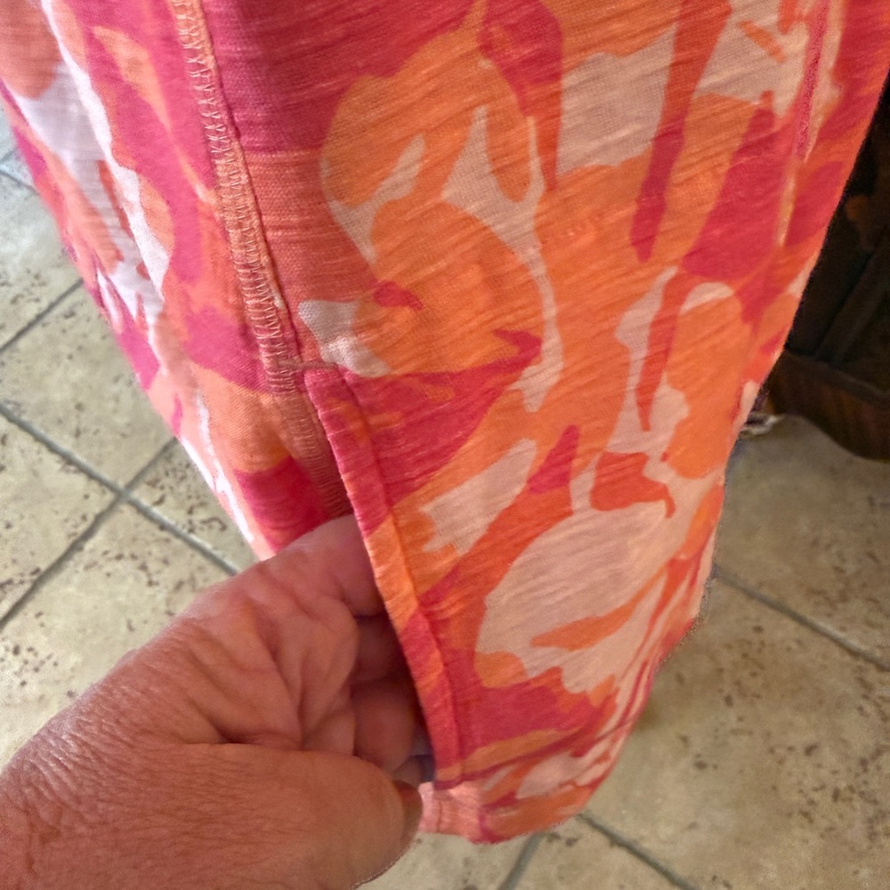 Chico’s Weekends Tropical Floral Pink and Orange Tunic Top - Picture 9 of 16